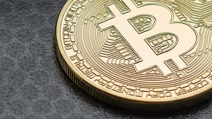 Analysts Predicts Bitcoin Will Plunge Shortly But Suggest Buy Bitcoin