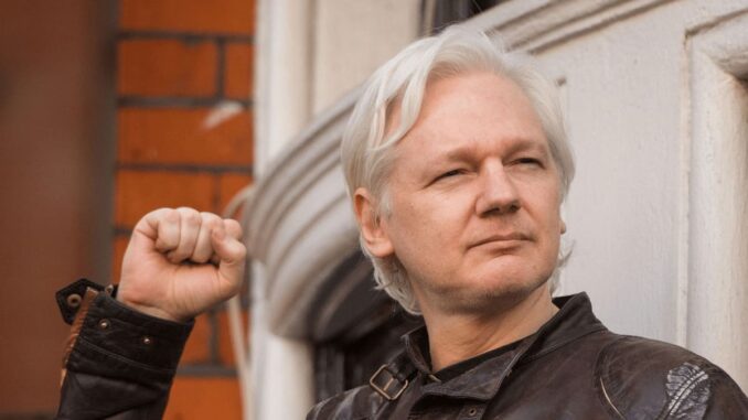 Somebody Sent Julian Assange $500,000 In Bitcoin